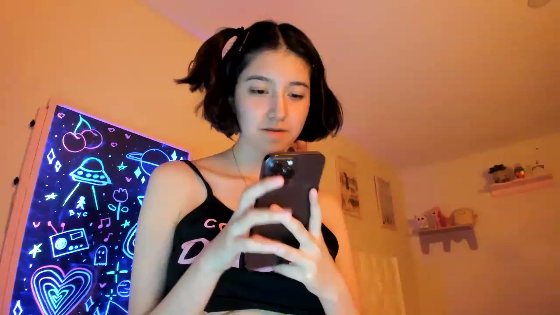 Gallery image thumbnail from Cherrycute666's myfreecams stream on, 04/22/2023, 09:57 image 3 of 20
