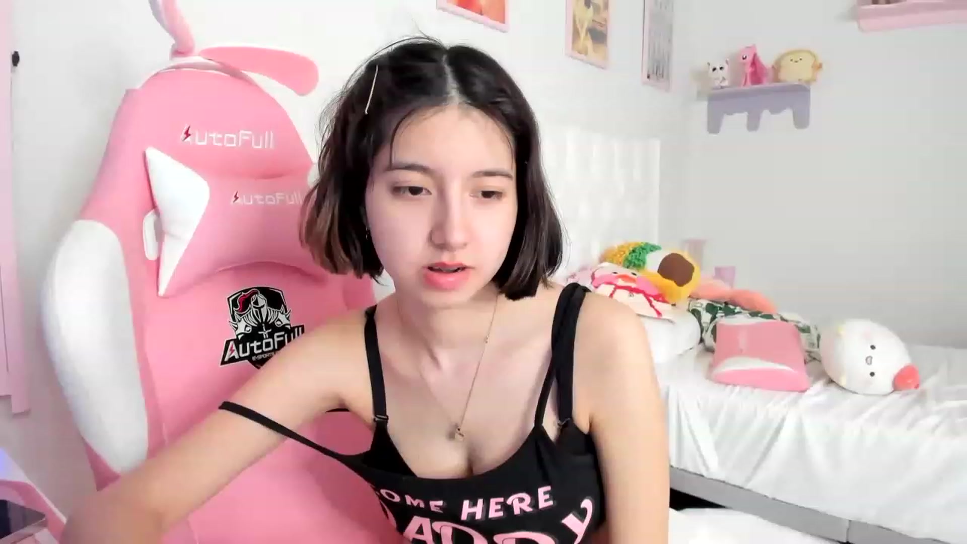 Gallery image thumbnail from Cherrycute666's myfreecams stream on, 04/22/2023, 13:56 image 19 of 20