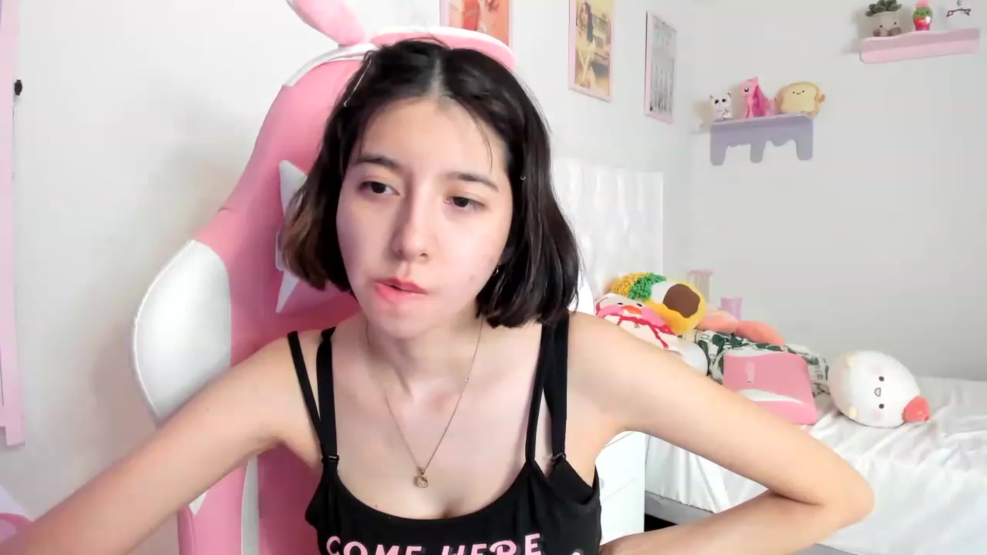 Gallery image thumbnail from Cherrycute666's myfreecams stream on, 04/22/2023, 13:56 image 4 of 20