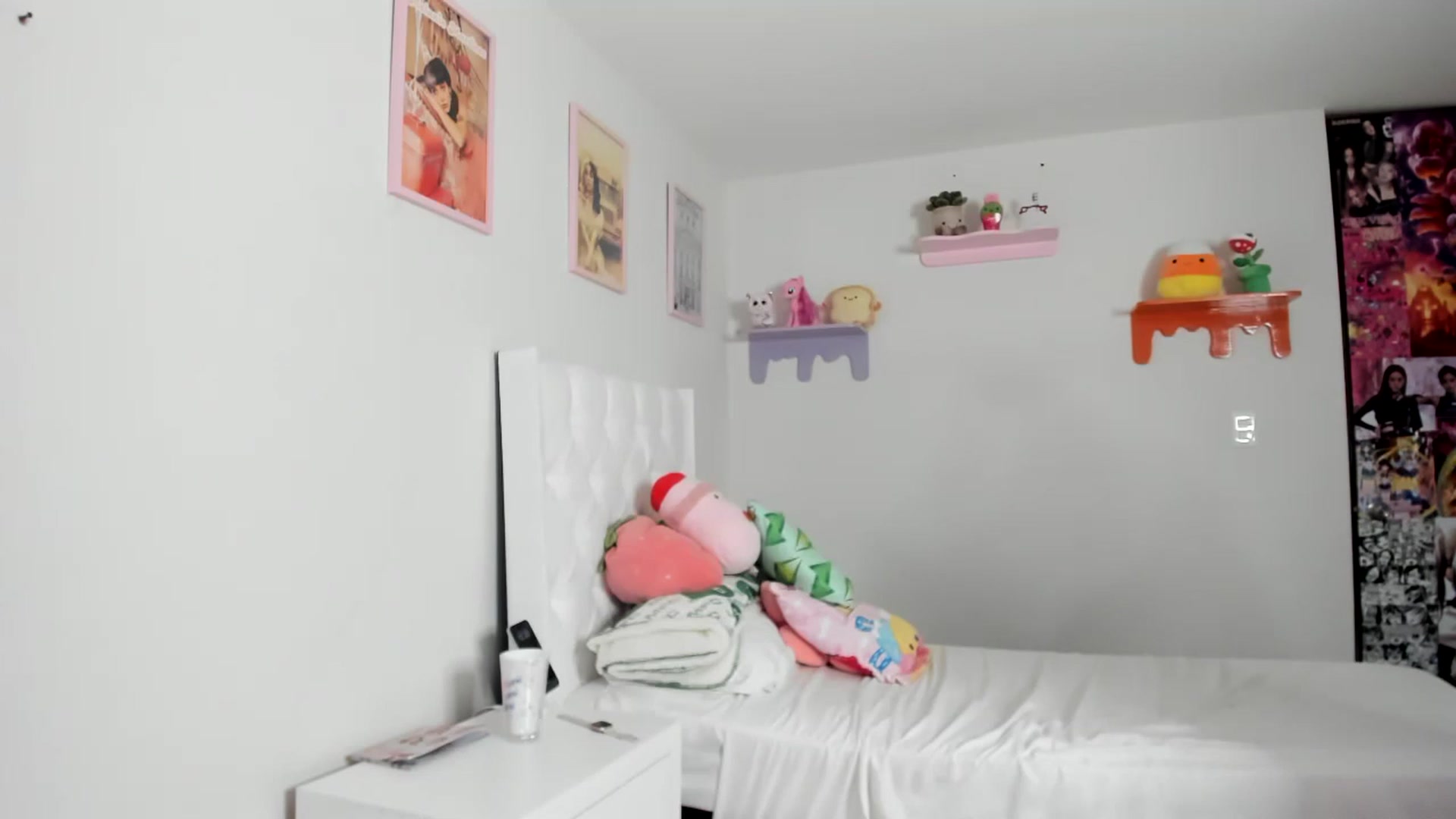 Gallery image thumbnail from Cherrycute666's myfreecams stream on, 04/23/2023, 06:57 image 15 of 20