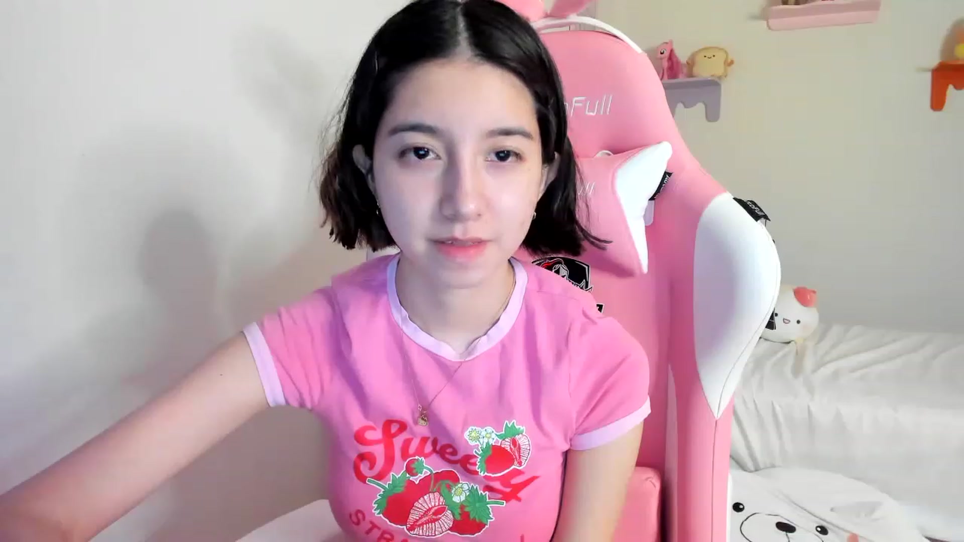 Gallery image thumbnail from Cherrycute666's myfreecams stream on, 04/23/2023, 11:57 image 18 of 20