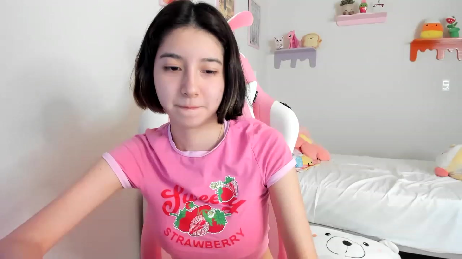 Gallery image thumbnail from Cherrycute666's myfreecams stream on, 04/23/2023, 21:28 image 2 of 20
