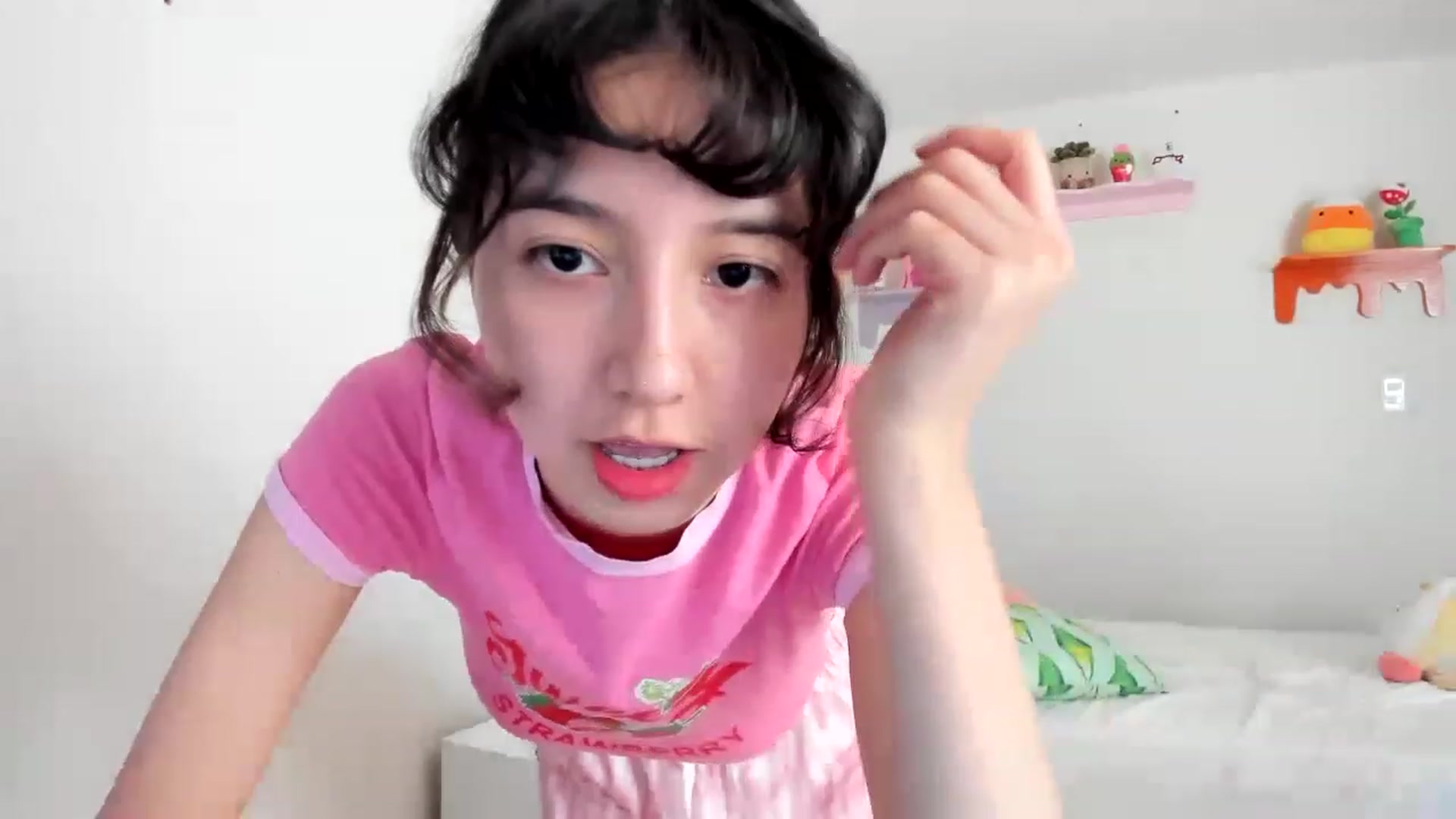 Gallery image thumbnail from Cherrycute666's myfreecams stream on, 04/23/2023, 21:28 image 15 of 20