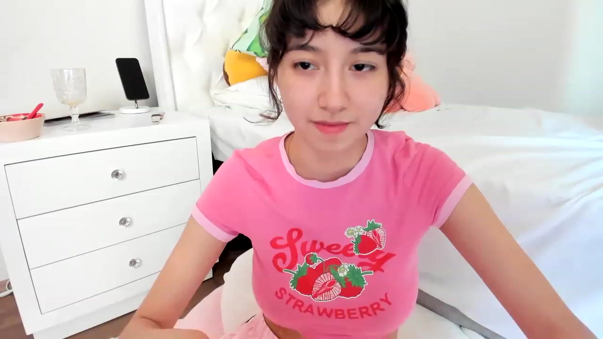 Gallery image thumbnail from Cherrycute666's myfreecams stream on, 04/24/2023, 24:20 image 11 of 20