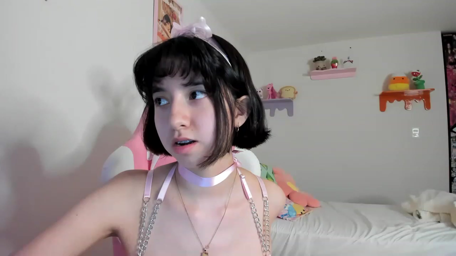 Gallery image thumbnail from Cherrycute666's myfreecams stream on, 04/24/2023, 08:19 image 2 of 20