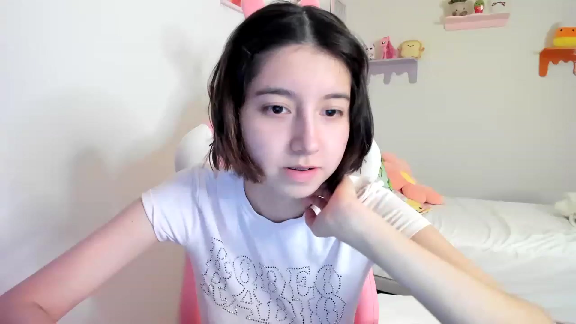 Gallery image thumbnail from Cherrycute666's myfreecams stream on, 04/24/2023, 08:19 image 14 of 20