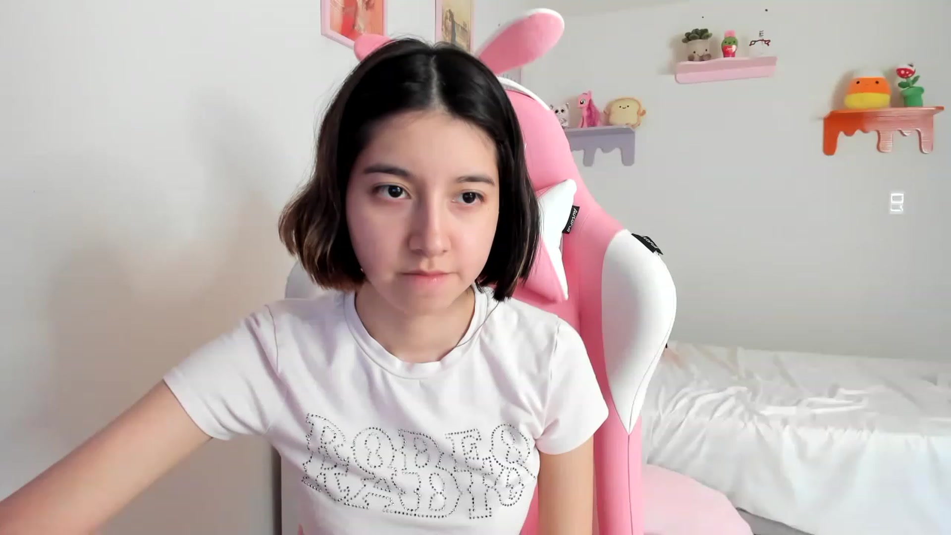 Gallery image thumbnail from Cherrycute666's myfreecams stream on, 04/24/2023, 20:06 image 12 of 20