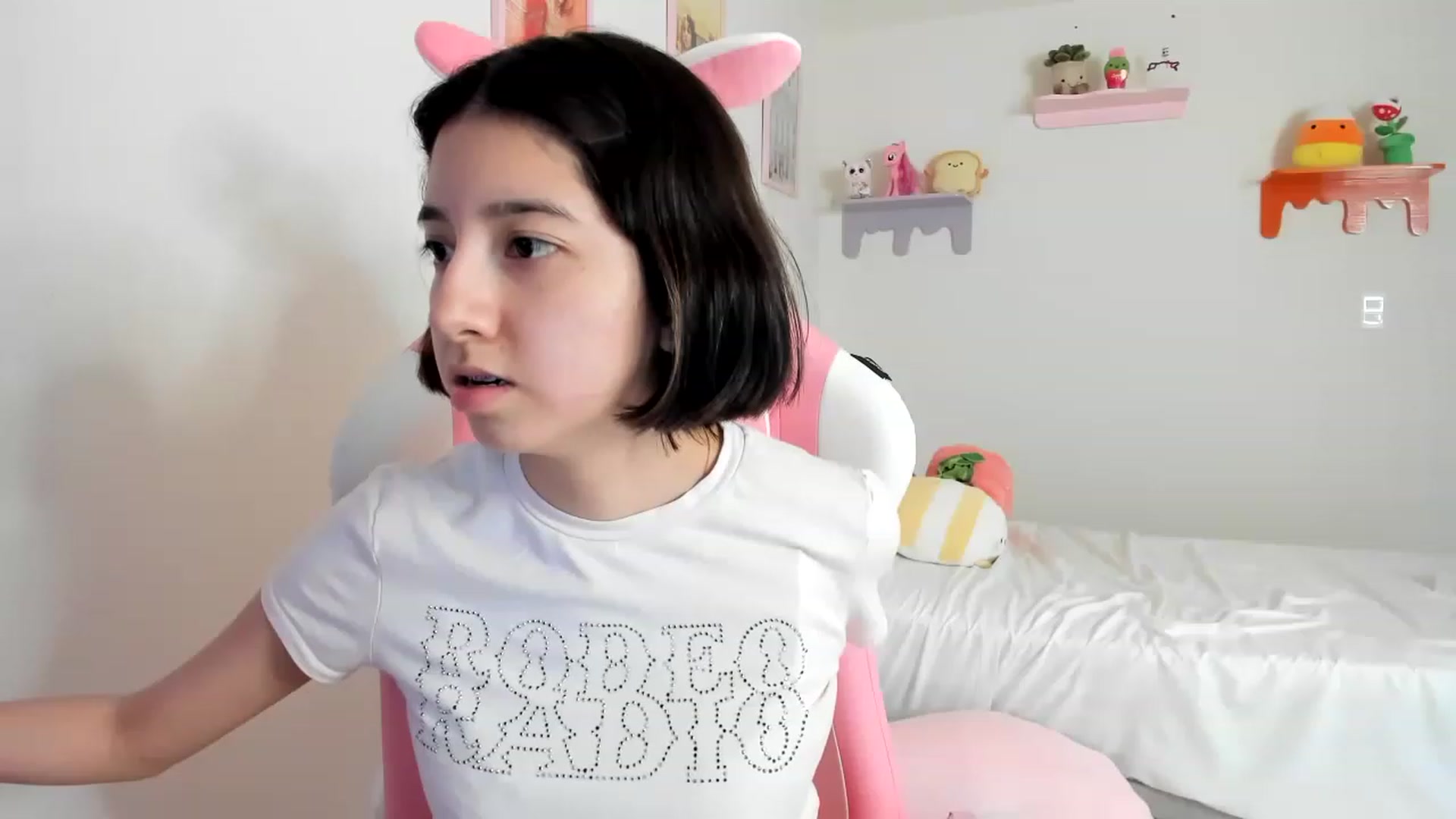 Gallery image thumbnail from Cherrycute666's myfreecams stream on, 04/24/2023, 20:06 image 15 of 20