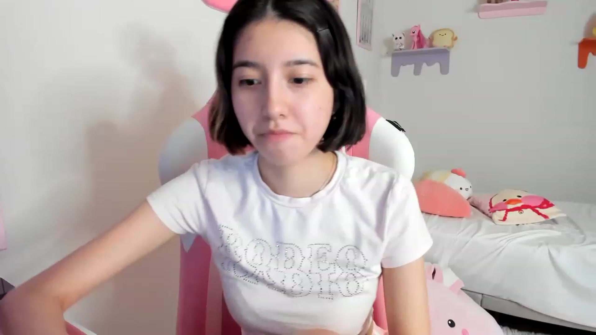 Gallery image thumbnail from Cherrycute666's myfreecams stream on, 04/25/2023, 01:03 image 2 of 20