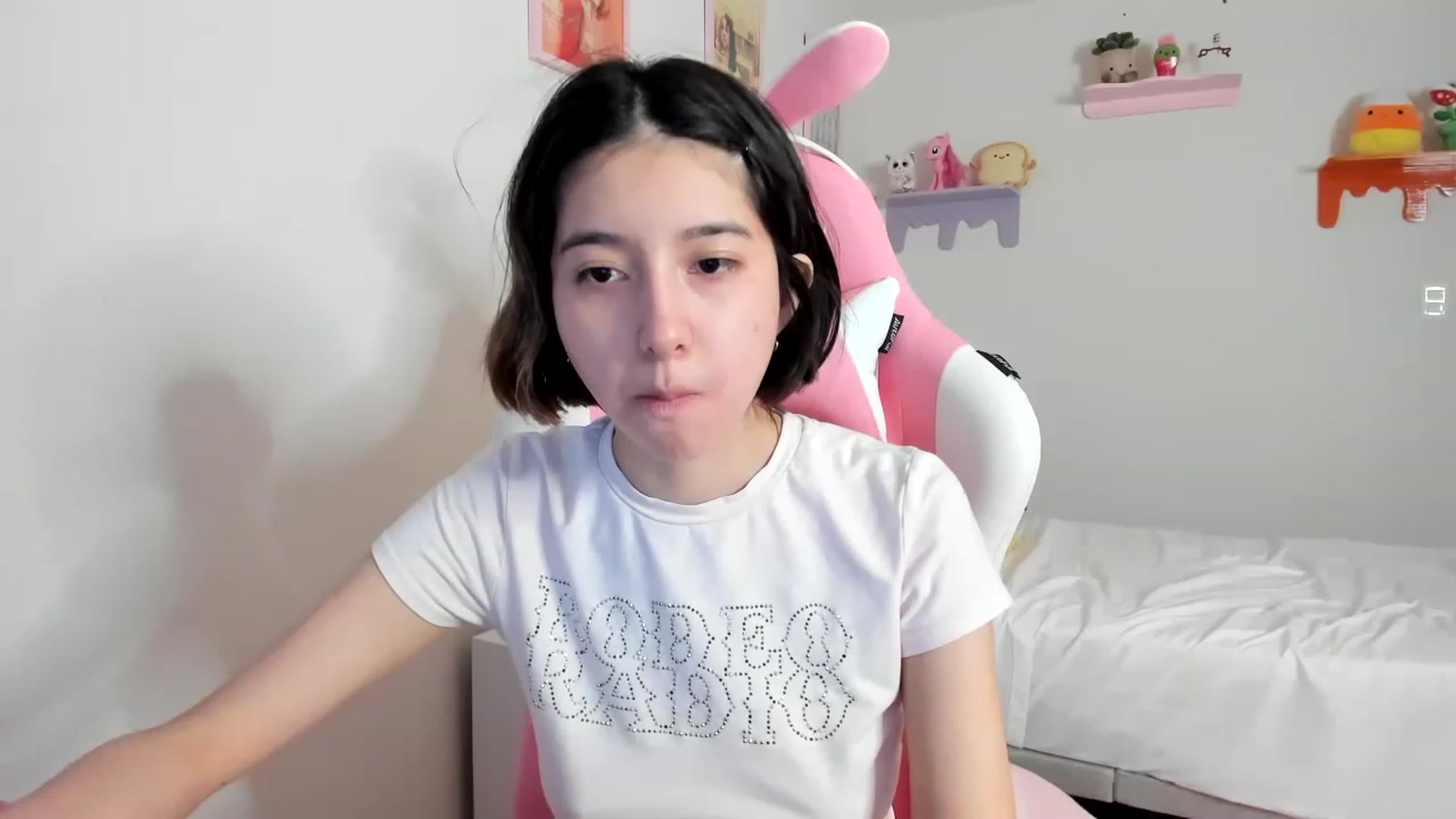 Gallery image thumbnail from Cherrycute666's myfreecams stream on, 04/25/2023, 04:01 image 8 of 20