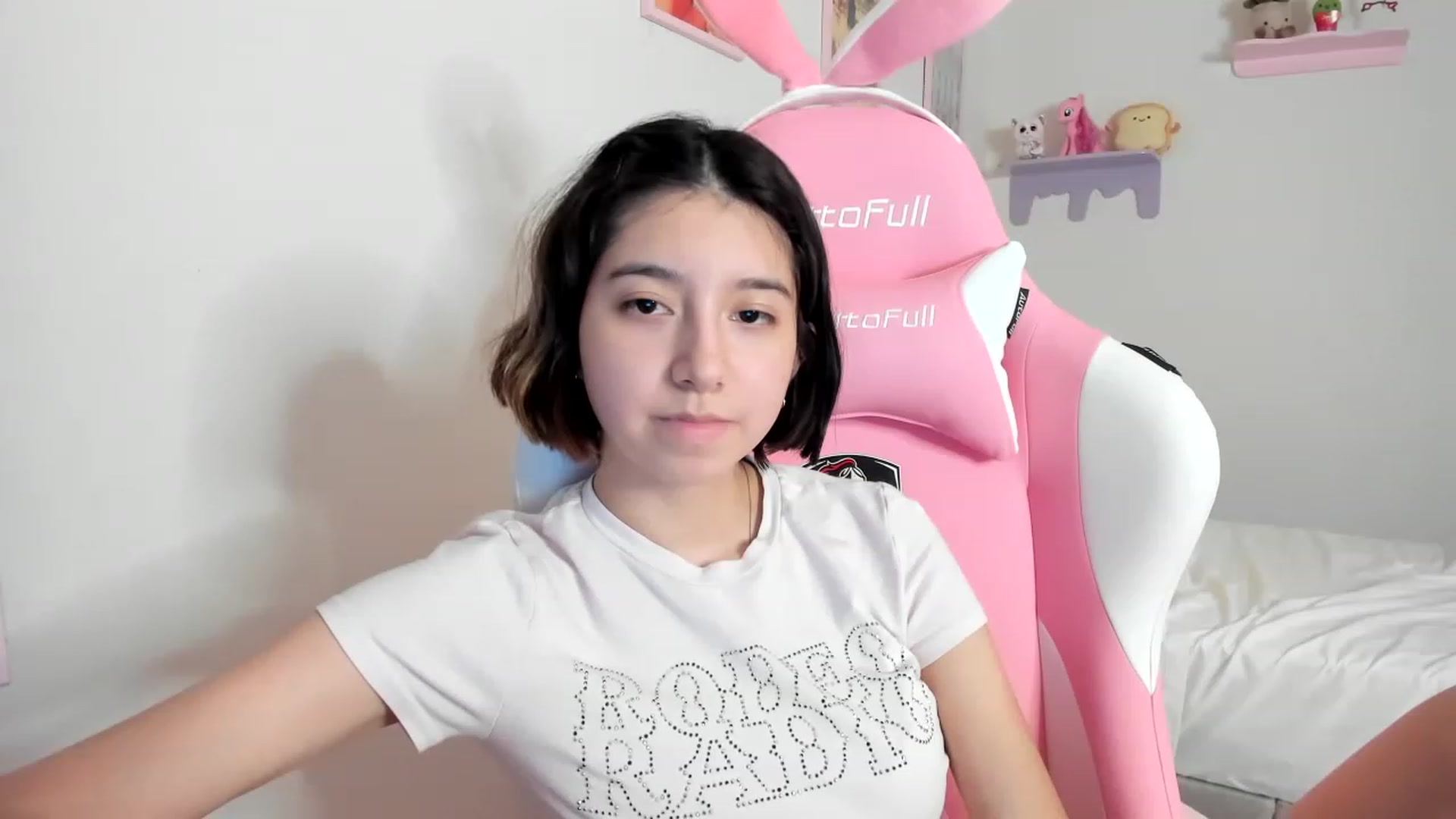 Gallery image thumbnail from Cherrycute666's myfreecams stream on, 04/25/2023, 06:07 image 17 of 20