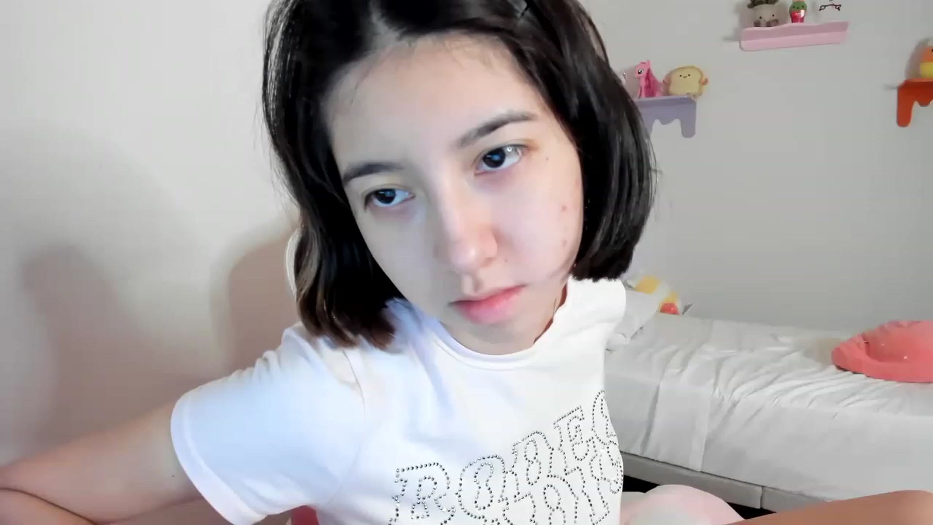 Gallery image thumbnail from Cherrycute666's myfreecams stream on, 04/25/2023, 10:15 image 16 of 20