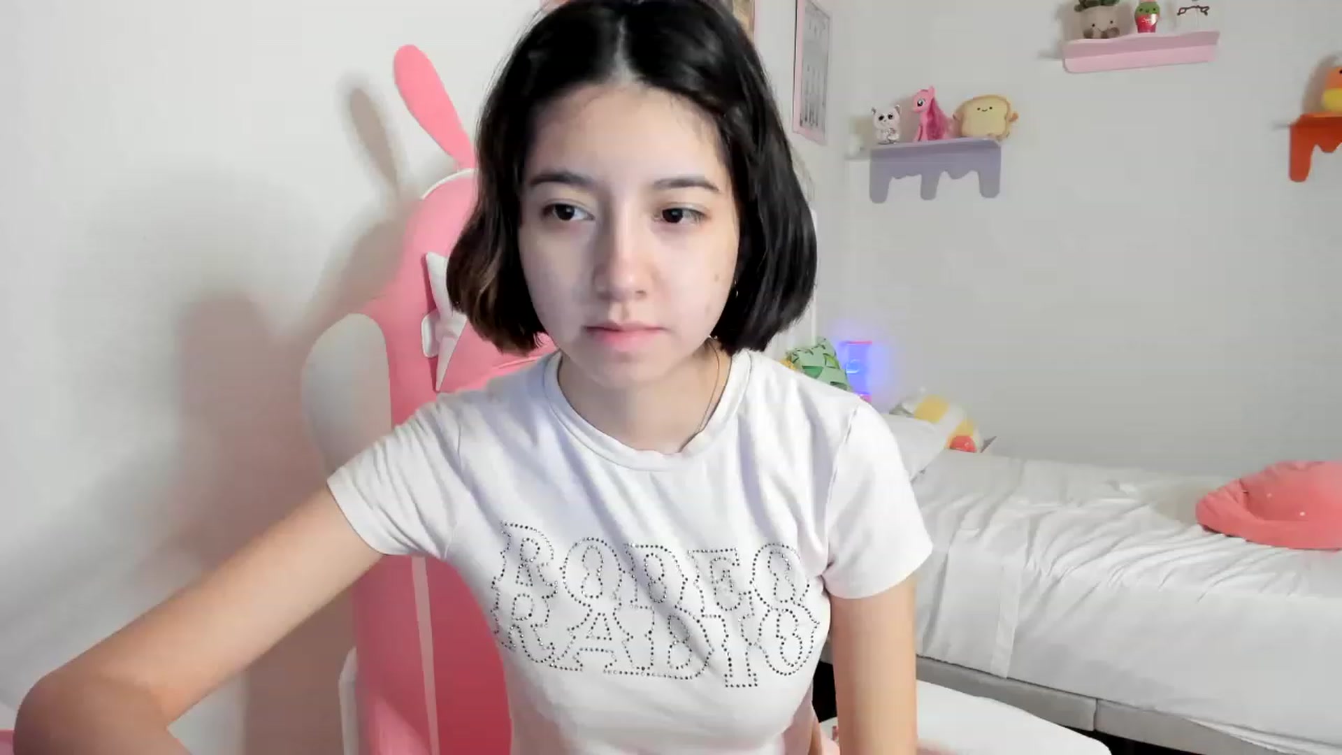 Gallery image thumbnail from Cherrycute666's myfreecams stream on, 04/25/2023, 10:15 image 5 of 20