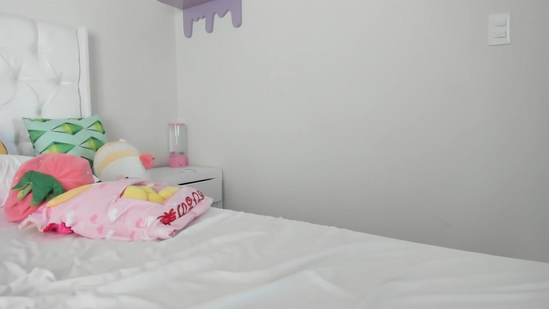 Gallery image thumbnail from Cherrycute666's myfreecams stream on, 04/25/2023, 18:02 image 7 of 20