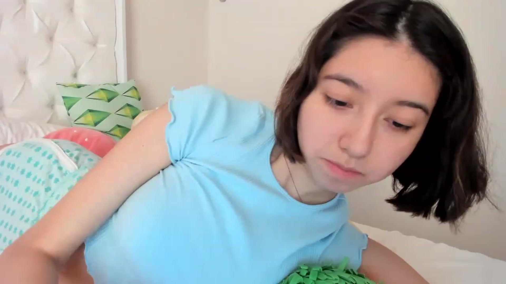 Gallery image thumbnail from Cherrycute666's myfreecams stream on, 04/25/2023, 18:02 image 16 of 20