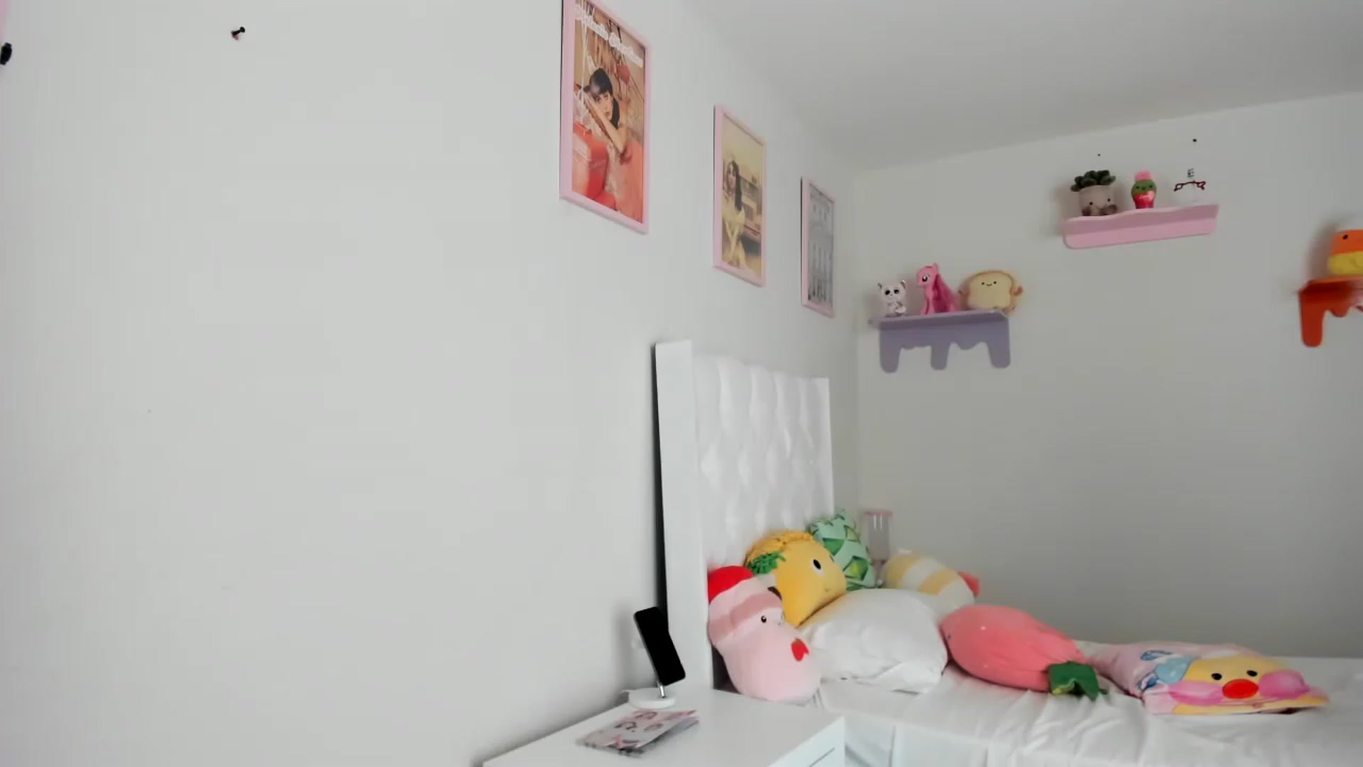 Gallery image thumbnail from Cherrycute666's myfreecams stream on, 04/25/2023, 18:02 image 3 of 20
