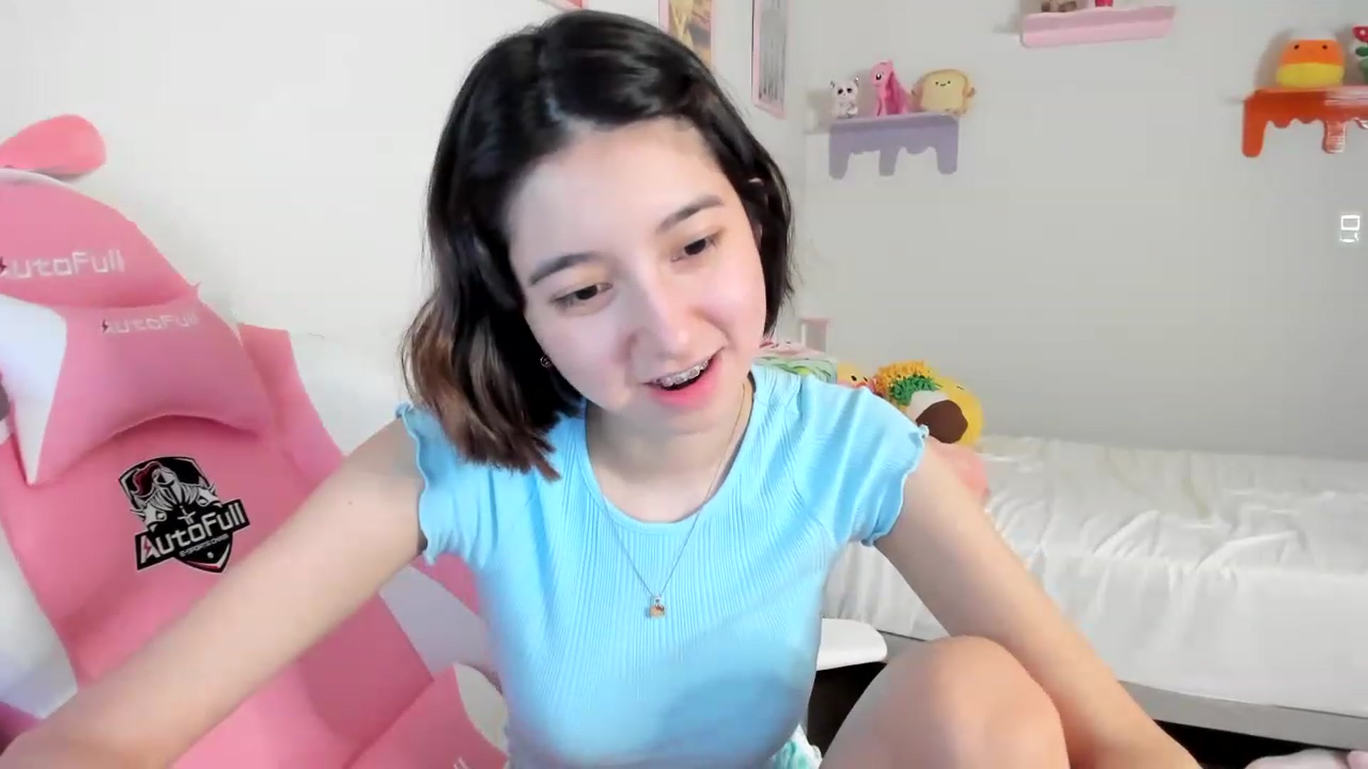 Gallery image thumbnail from Cherrycute666's myfreecams stream on, 04/26/2023, 03:18 image 6 of 20