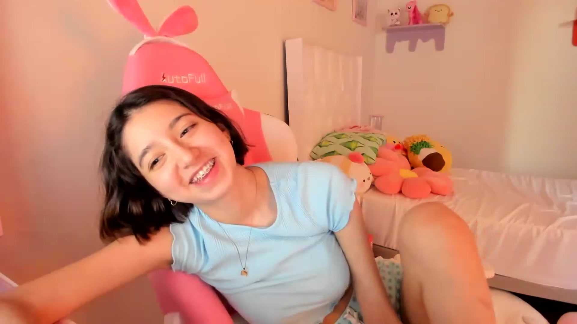 Gallery image thumbnail from Cherrycute666's myfreecams stream on, 04/26/2023, 03:18 image 2 of 20