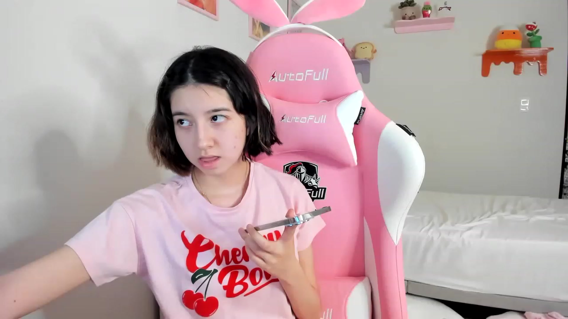 Gallery image thumbnail from Cherrycute666's myfreecams stream on, 04/26/2023, 04:44 image 6 of 20