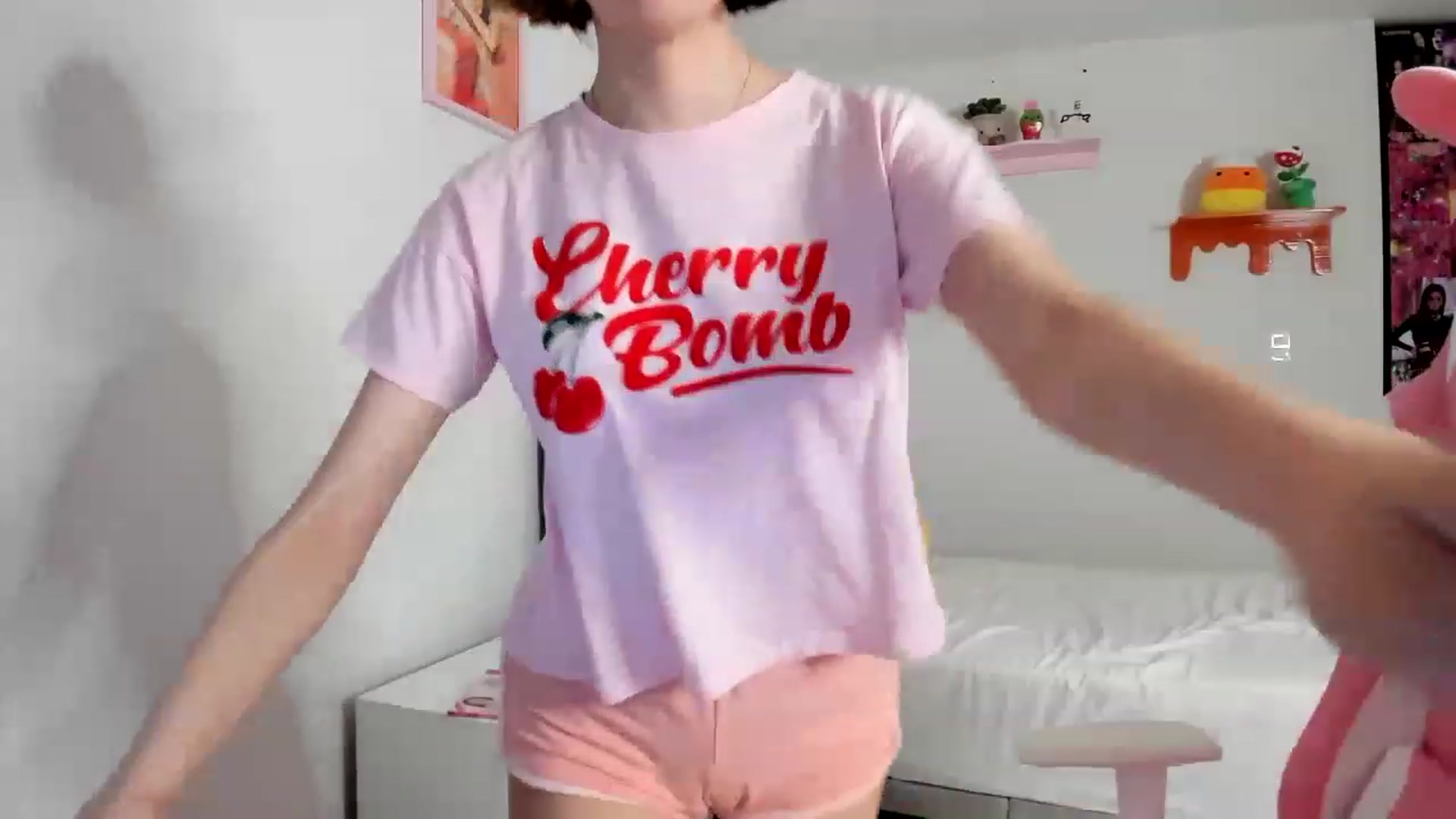 Gallery image thumbnail from Cherrycute666's myfreecams stream on, 04/26/2023, 04:44 image 3 of 20