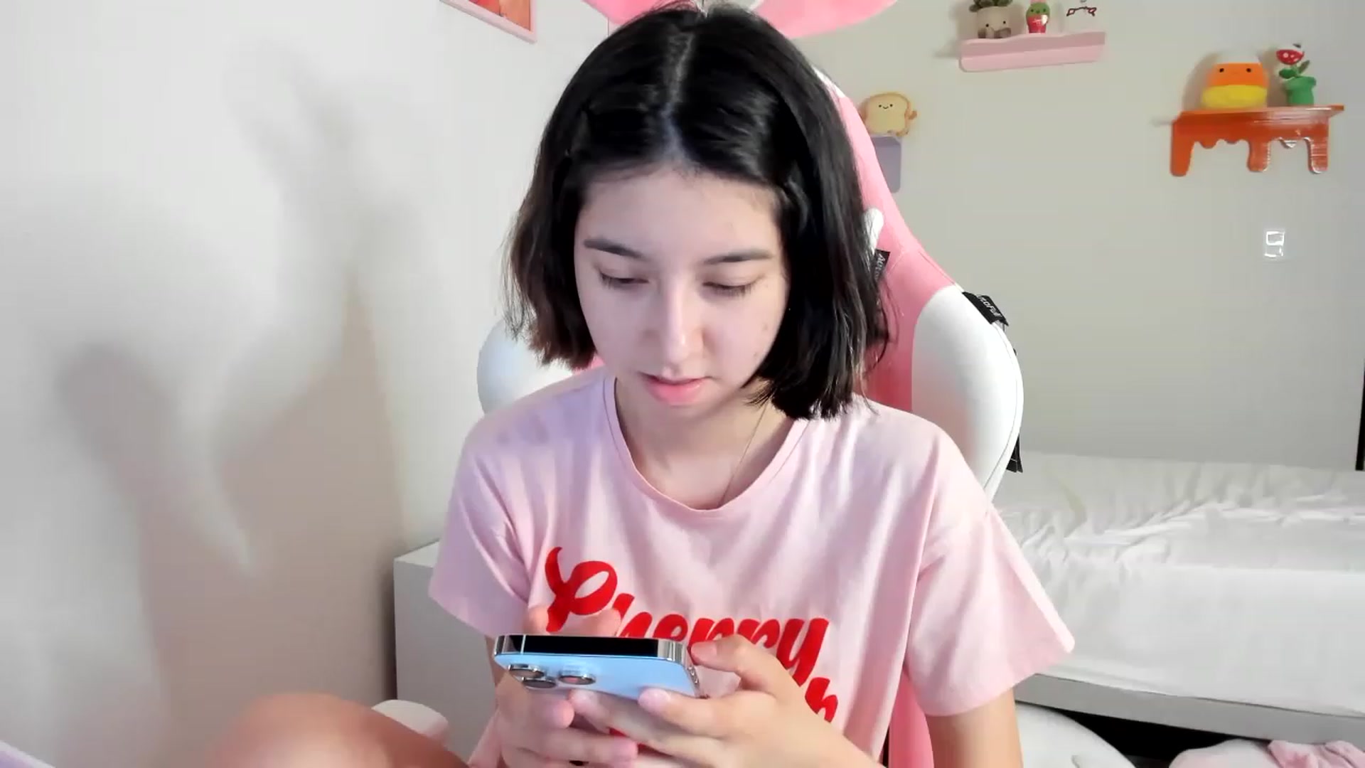Gallery image thumbnail from Cherrycute666's myfreecams stream on, 04/26/2023, 04:44 image 20 of 20