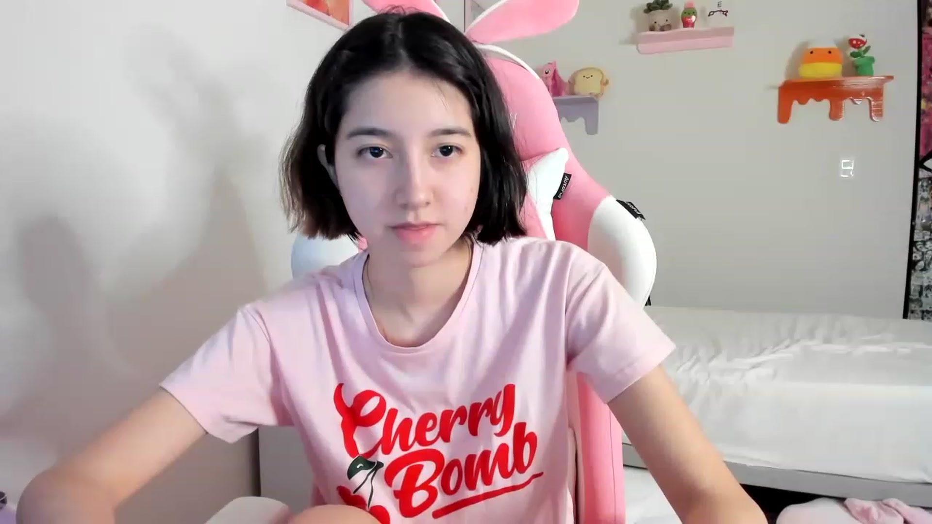 Gallery image thumbnail from Cherrycute666's myfreecams stream on, 04/26/2023, 04:44 image 15 of 20