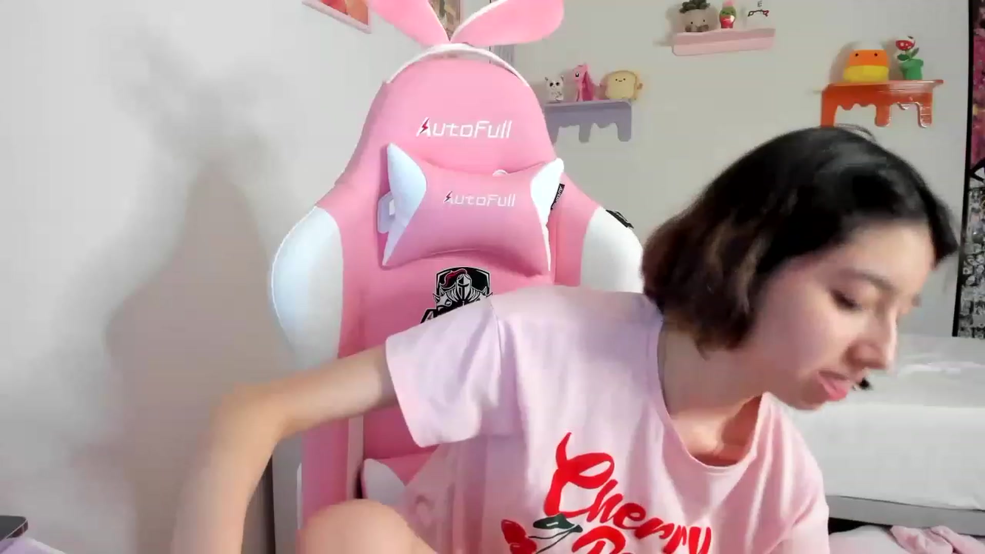 Gallery image thumbnail from Cherrycute666's myfreecams stream on, 04/26/2023, 04:44 image 16 of 20