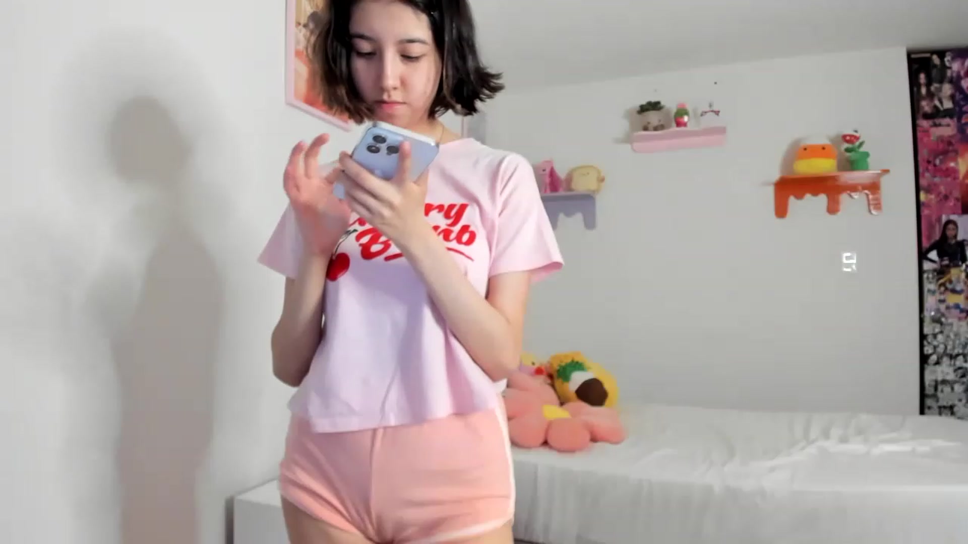 Gallery image thumbnail from Cherrycute666's myfreecams stream on, 04/26/2023, 04:44 image 2 of 20