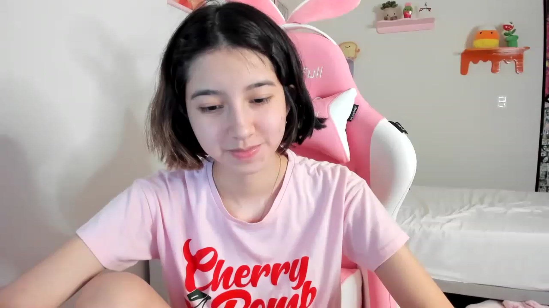 Gallery image thumbnail from Cherrycute666's myfreecams stream on, 04/26/2023, 04:44 image 10 of 20