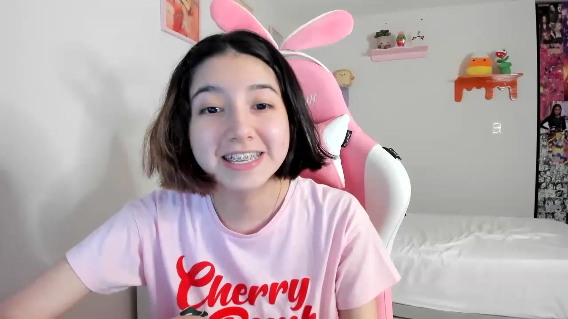 Gallery image thumbnail from Cherrycute666's myfreecams stream on, 04/26/2023, 04:44 image 4 of 20