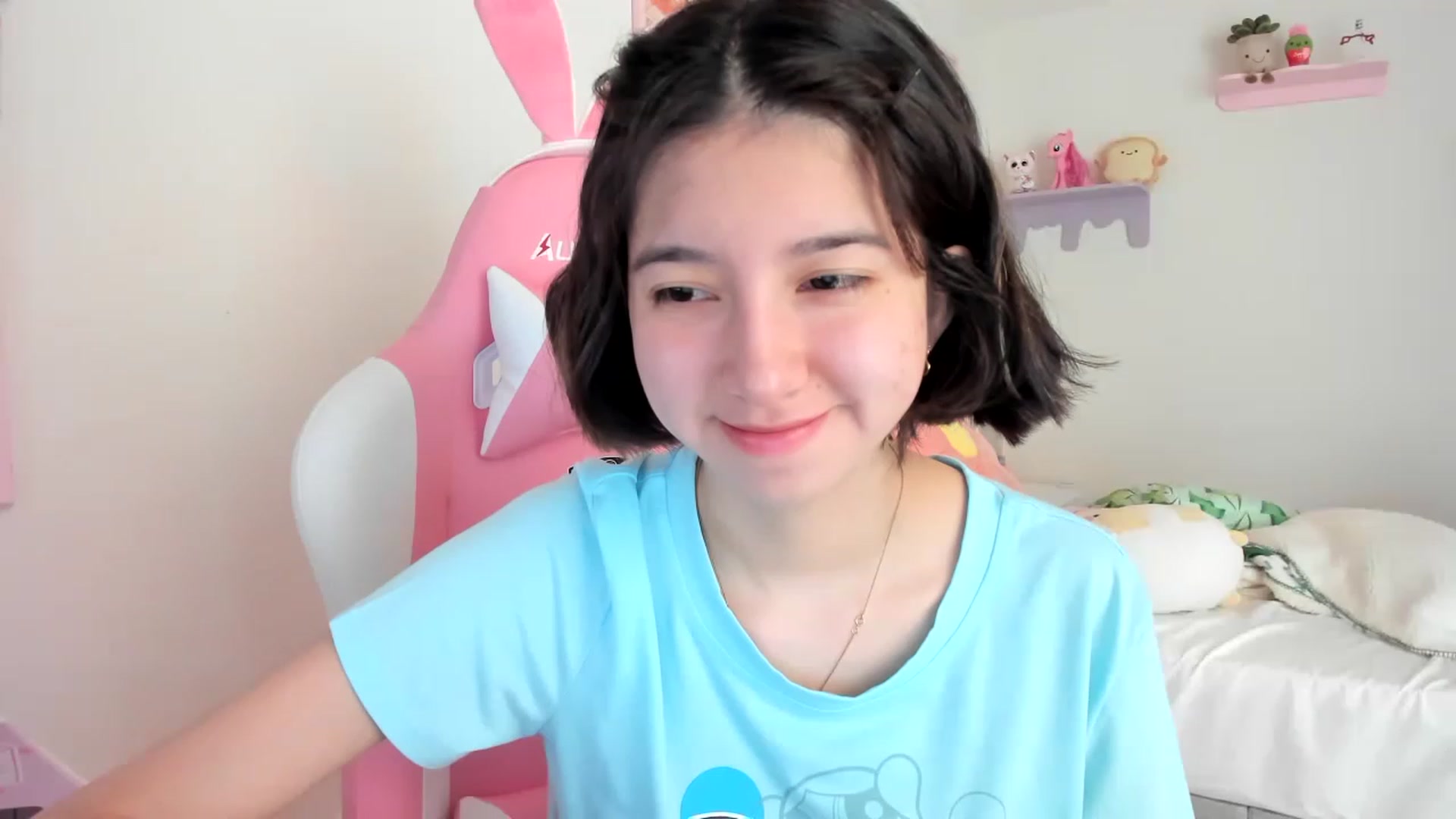 Gallery image thumbnail from Cherrycute666's myfreecams stream on, 04/27/2023, 17:49 image 6 of 20