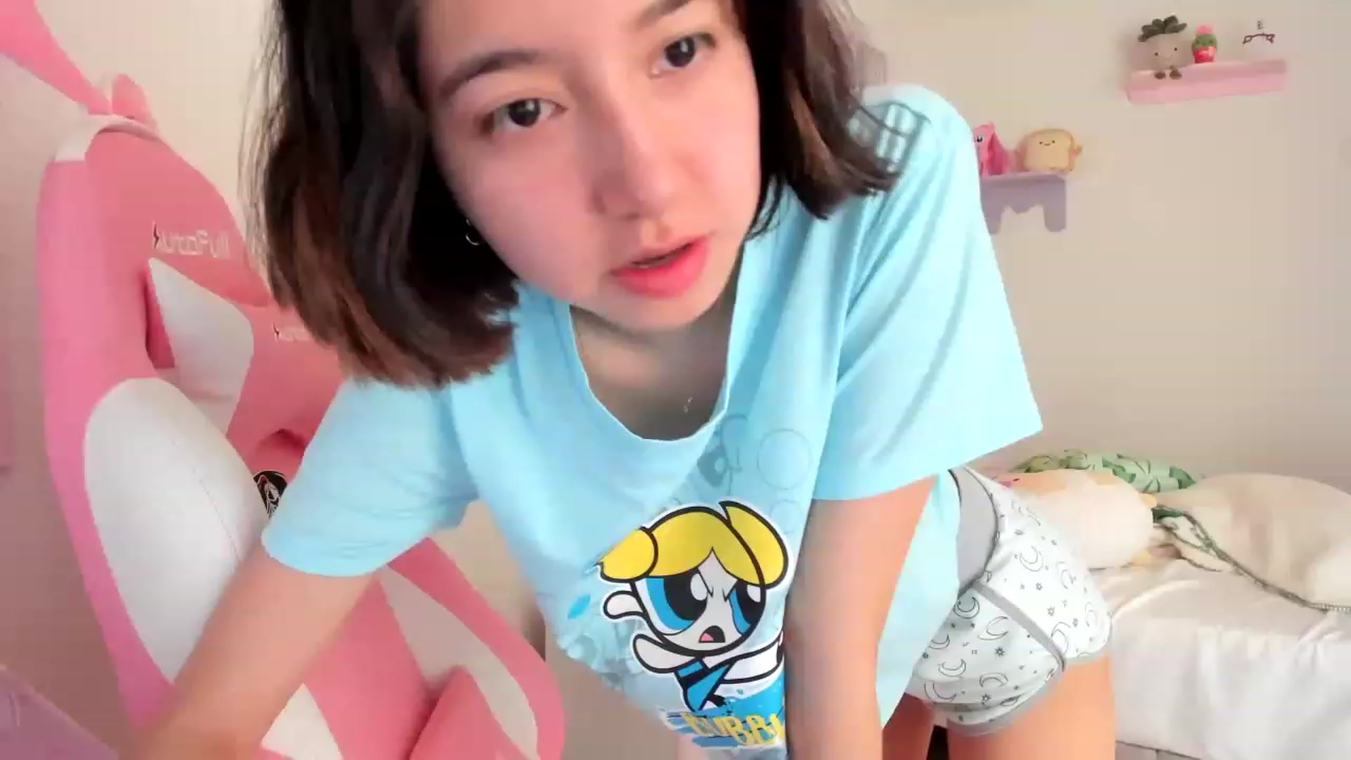 Gallery image thumbnail from Cherrycute666's myfreecams stream on, 04/27/2023, 17:49 image 10 of 20