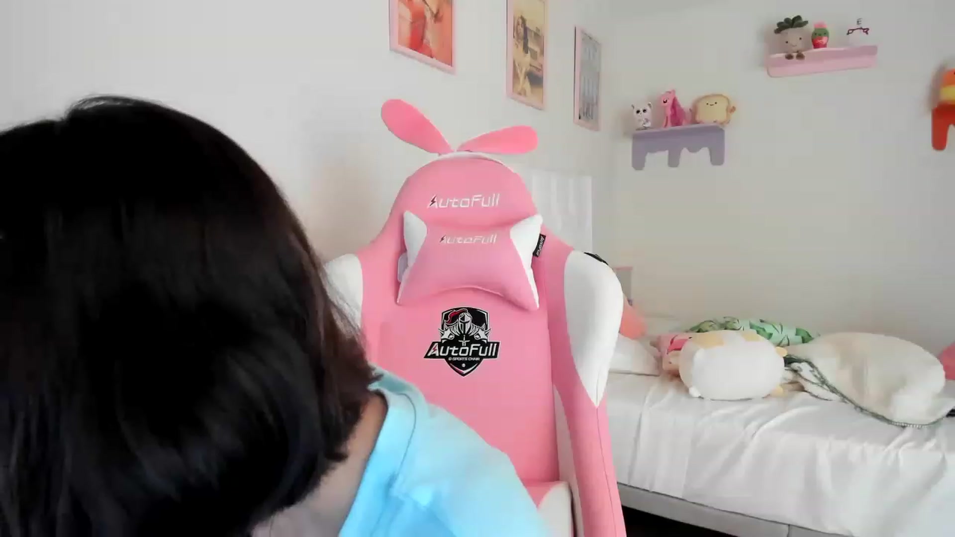 Gallery image thumbnail from Cherrycute666's myfreecams stream on, 04/27/2023, 18:03 image 11 of 20