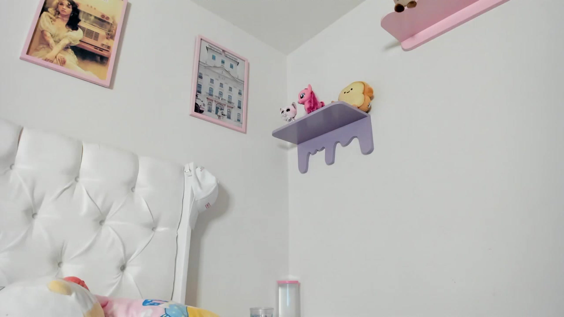 Gallery image thumbnail from Cherrycute666's myfreecams stream on, 04/28/2023, 03:45 image 16 of 20