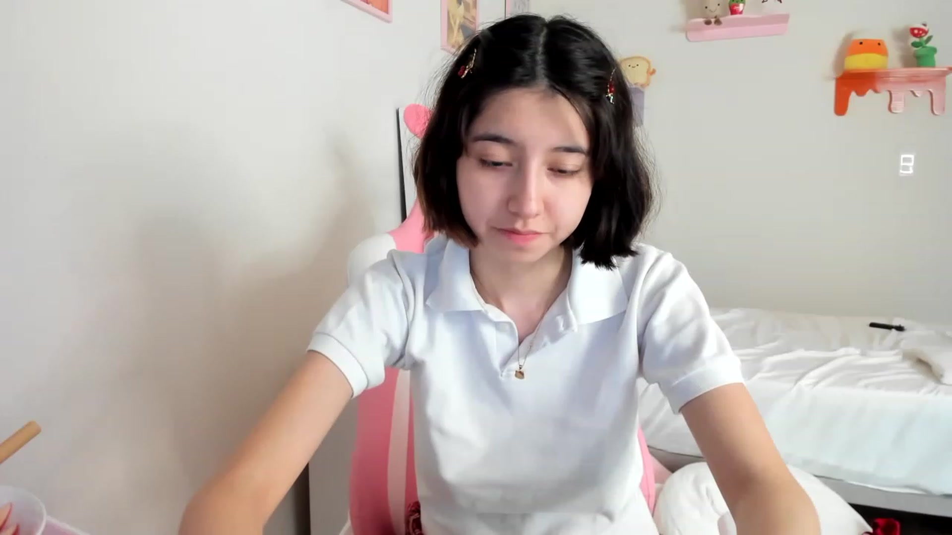 Gallery image thumbnail from Cherrycute666's myfreecams stream on, 04/28/2023, 18:58 image 16 of 20