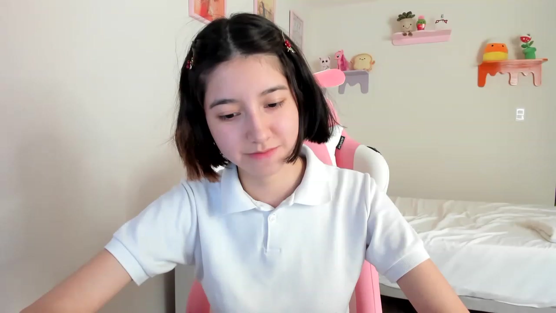 Gallery image thumbnail from Cherrycute666's myfreecams stream on, 04/28/2023, 21:48 image 19 of 20