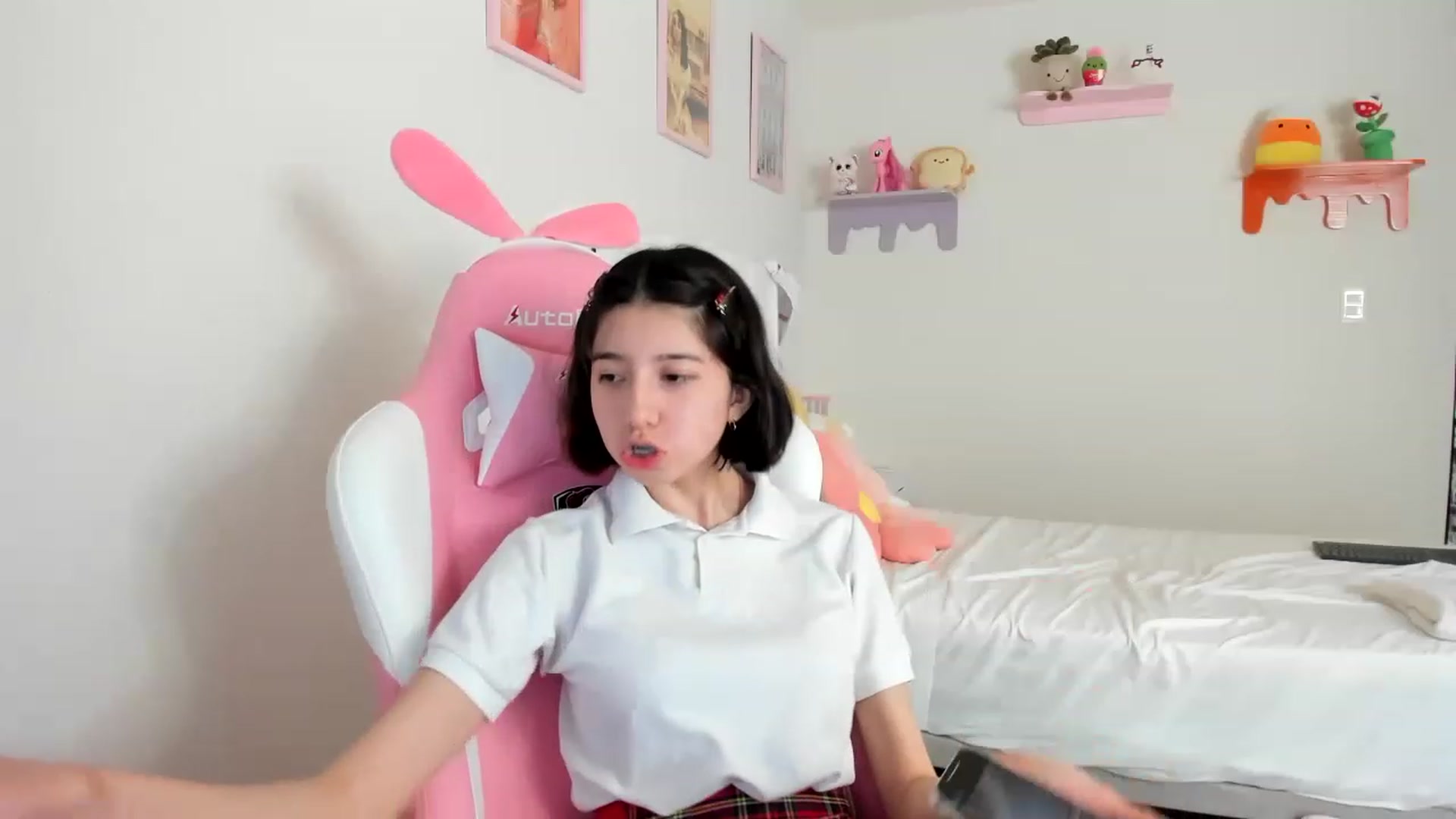 Gallery image thumbnail from Cherrycute666's myfreecams stream on, 04/28/2023, 21:48 image 14 of 20