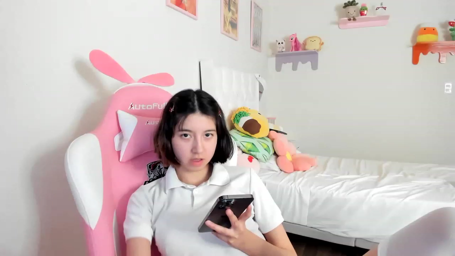Gallery image thumbnail from Cherrycute666's myfreecams stream on, 04/28/2023, 23:50 image 18 of 20