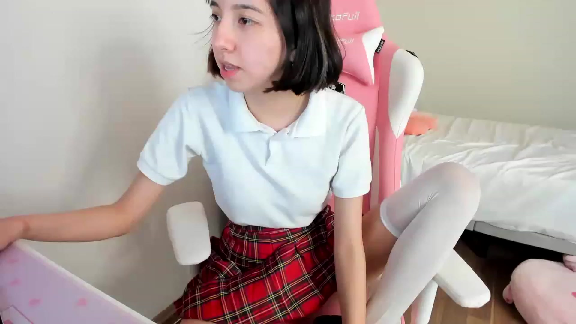 Gallery image thumbnail from Cherrycute666's myfreecams stream on, 04/28/2023, 23:50 image 3 of 20