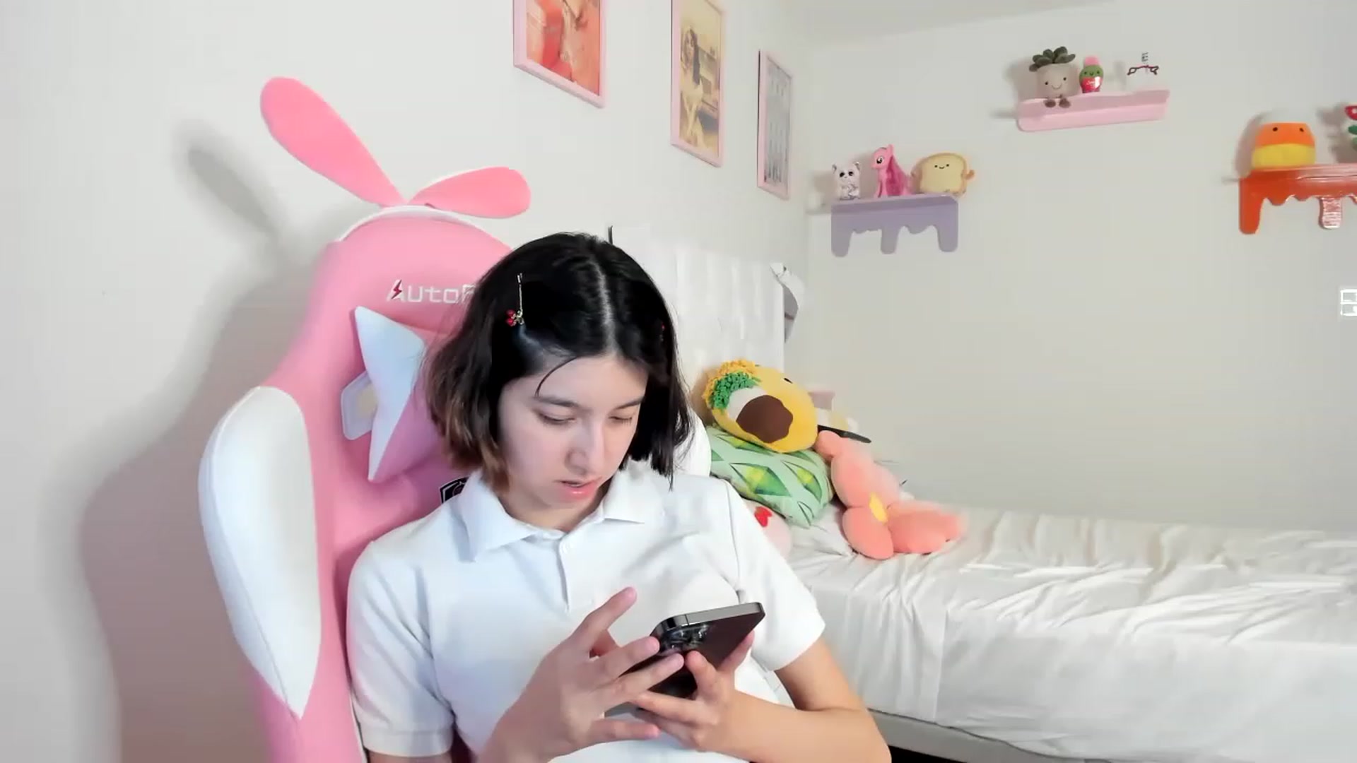 Gallery image thumbnail from Cherrycute666's myfreecams stream on, 04/29/2023, 02:14 image 9 of 20