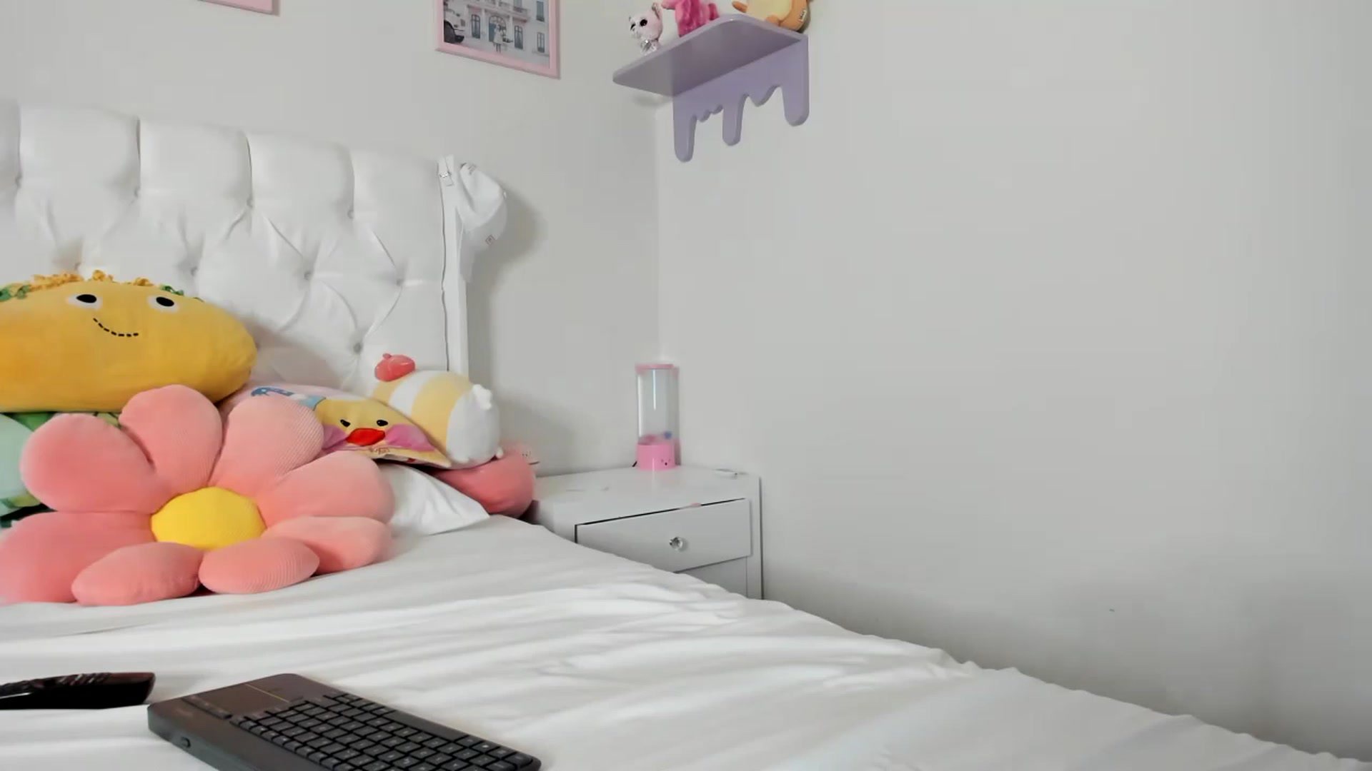 Gallery image thumbnail from Cherrycute666's myfreecams stream on, 04/29/2023, 02:14 image 18 of 20
