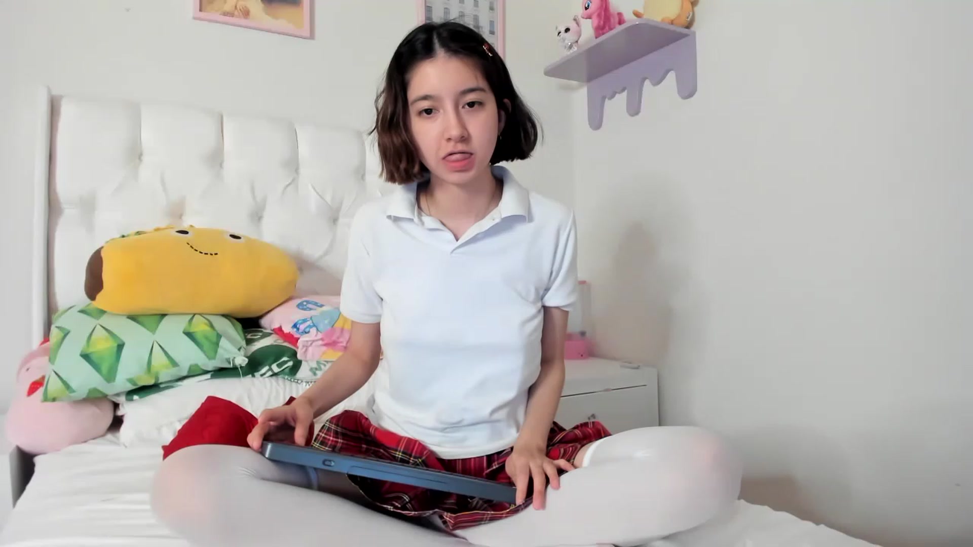 Gallery image thumbnail from Cherrycute666's myfreecams stream on, 04/29/2023, 04:20 image 11 of 20