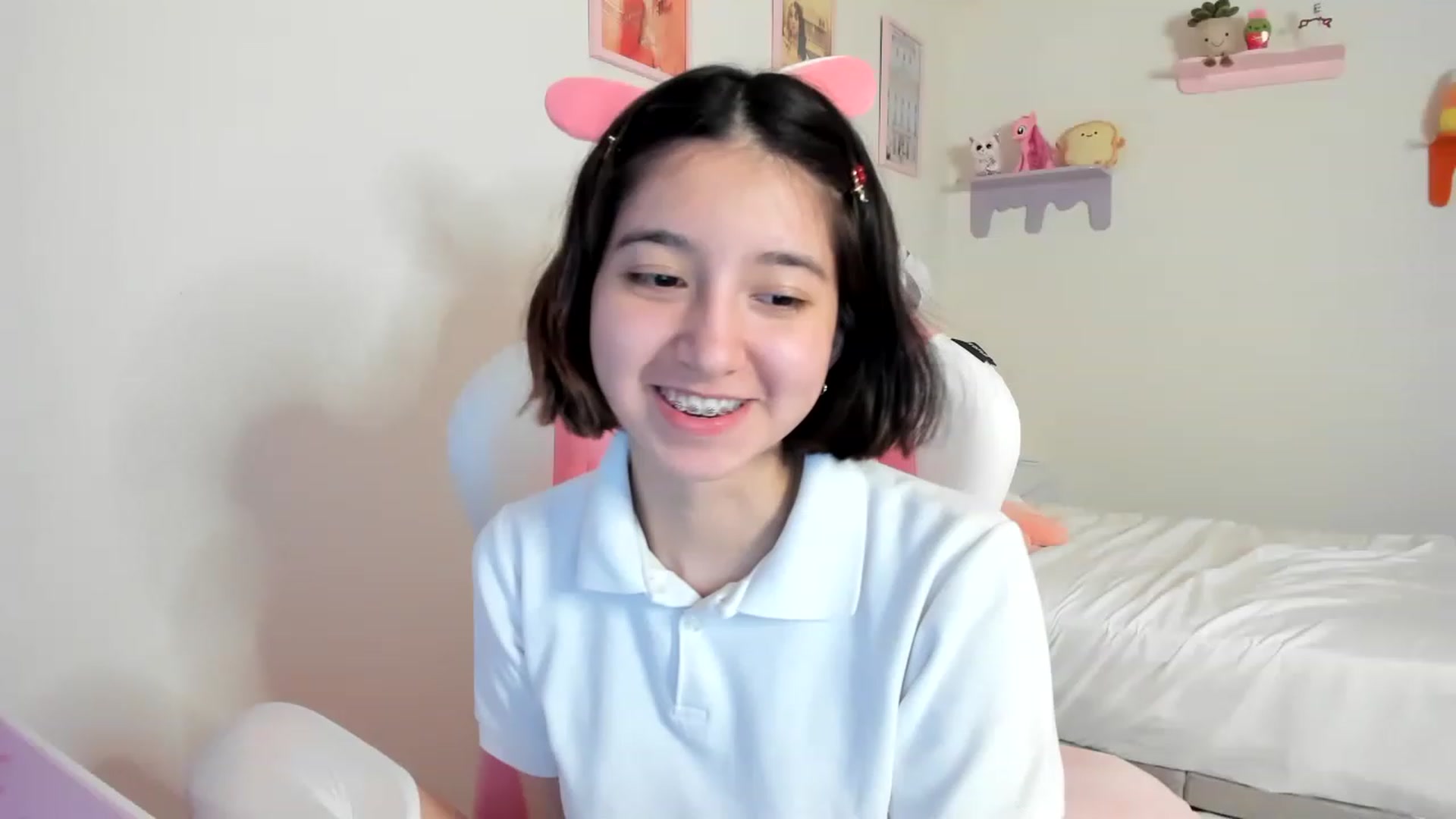 Gallery image thumbnail from Cherrycute666's myfreecams stream on, 04/29/2023, 08:13 image 2 of 20