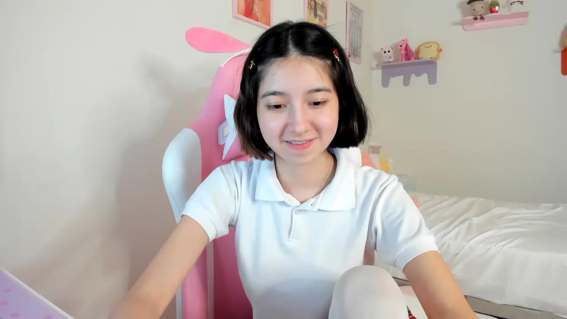Gallery image thumbnail from Cherrycute666's myfreecams stream on, 04/29/2023, 08:13 image 17 of 20