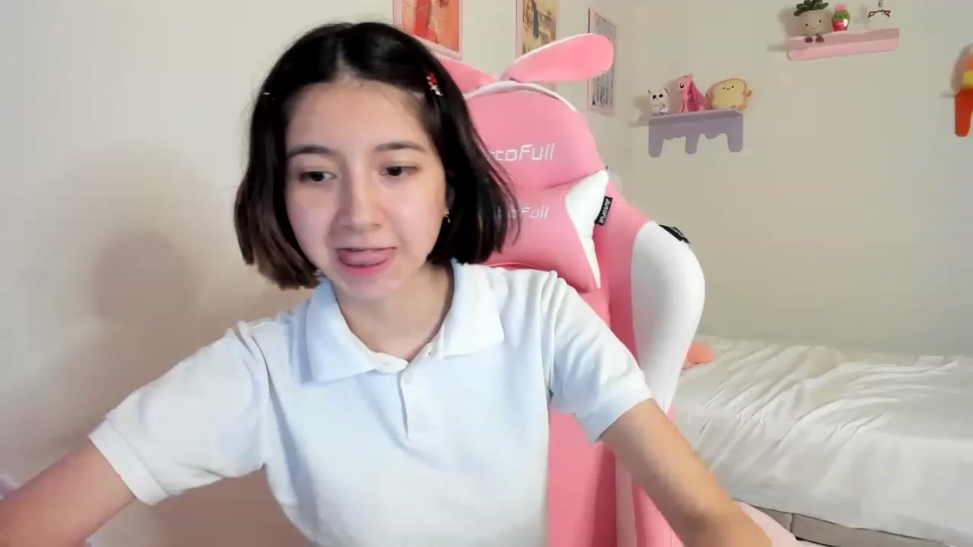 Gallery image thumbnail from Cherrycute666's myfreecams stream on, 04/29/2023, 08:13 image 4 of 20
