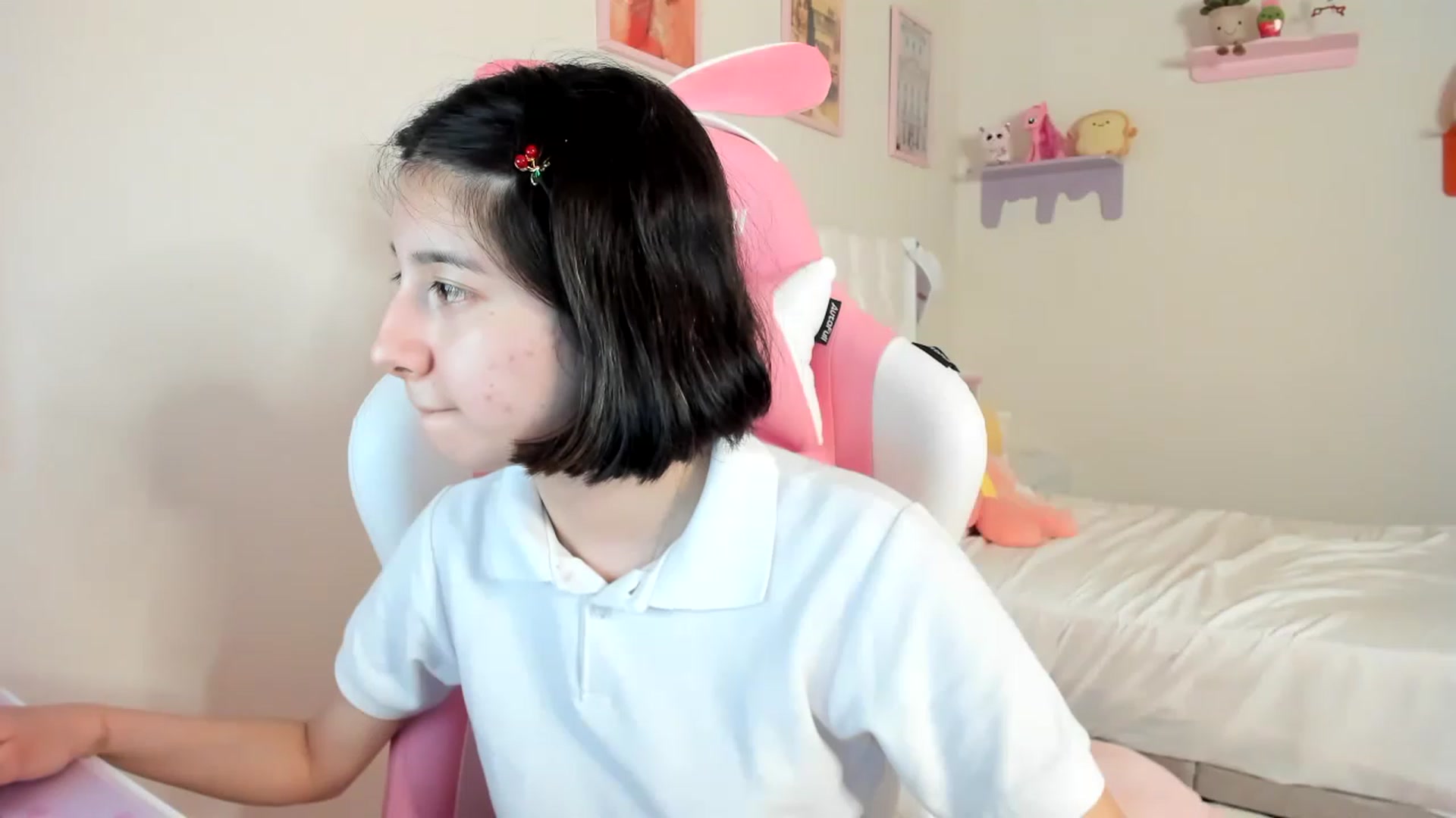 Gallery image thumbnail from Cherrycute666's myfreecams stream on, 04/29/2023, 08:13 image 16 of 20