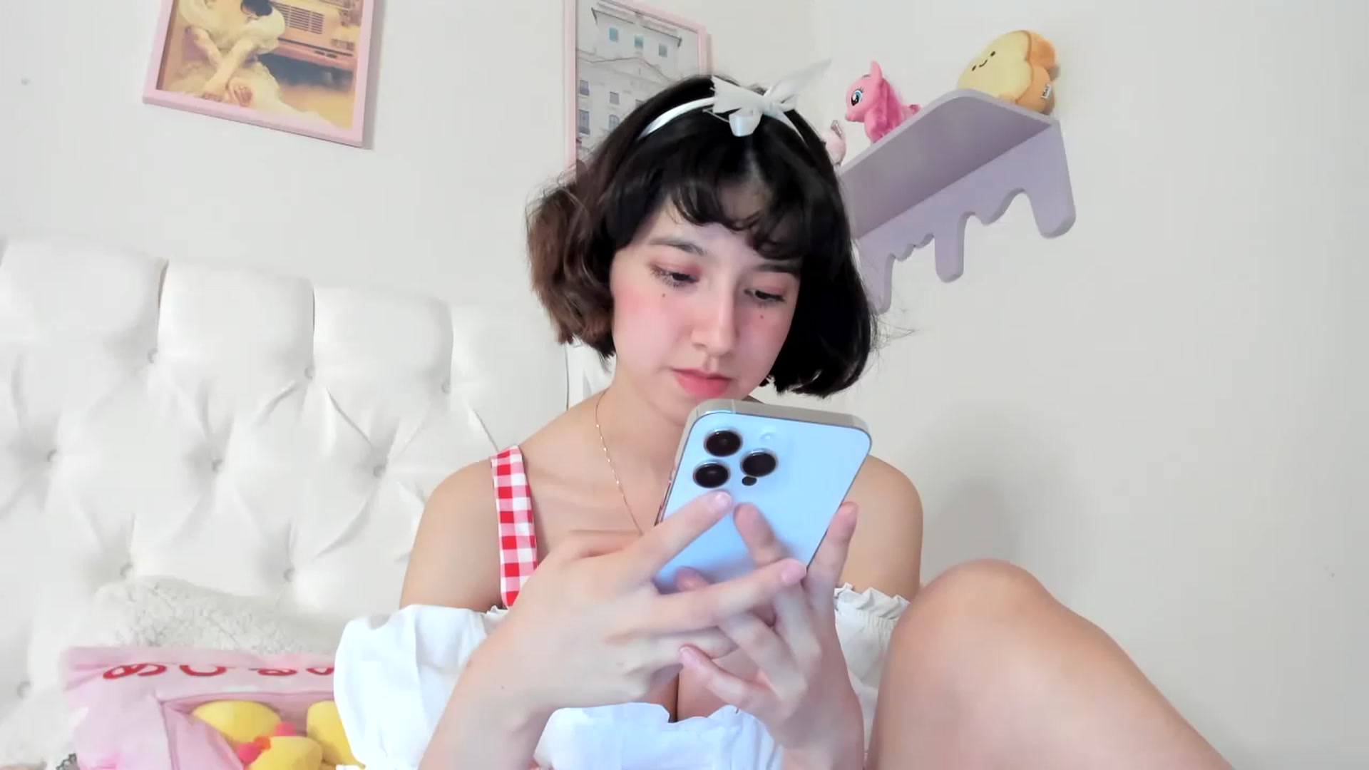 Gallery image thumbnail from Cherrycute666's myfreecams stream on, 04/30/2023, 03:50 image 20 of 20