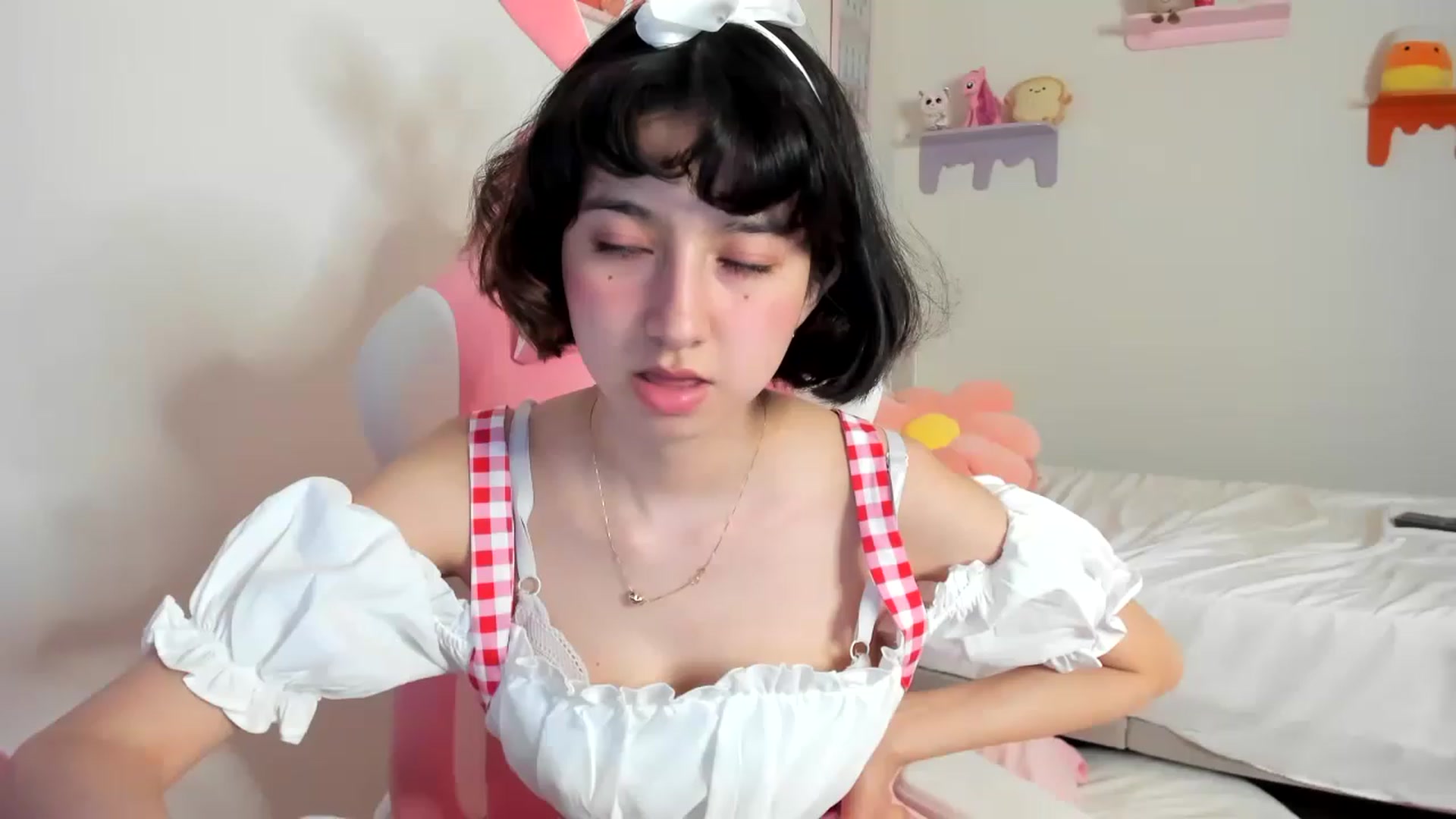 Gallery image thumbnail from Cherrycute666's myfreecams stream on, 04/30/2023, 09:20 image 9 of 20