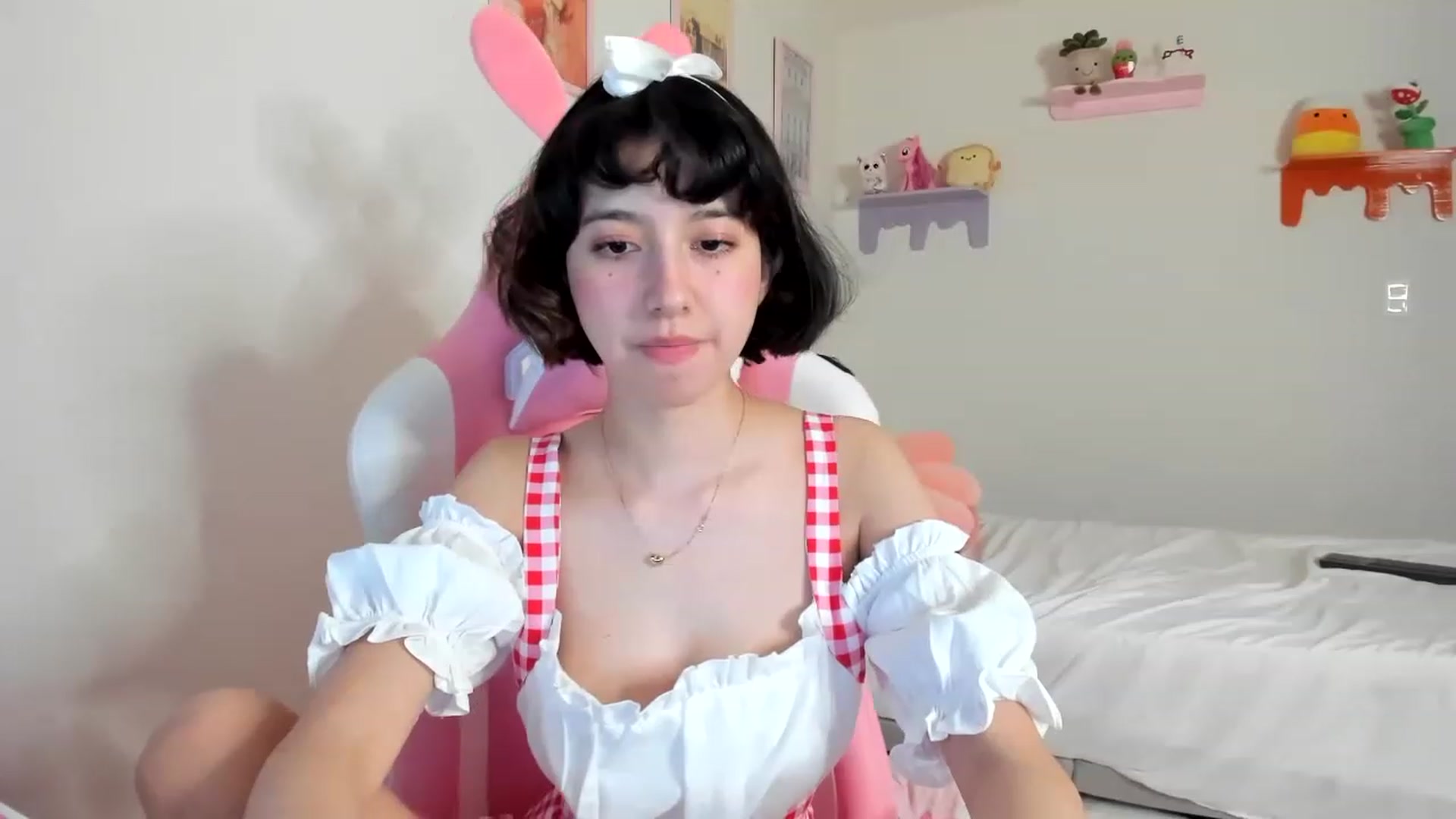 Gallery image thumbnail from Cherrycute666's myfreecams stream on, 04/30/2023, 09:20 image 12 of 20