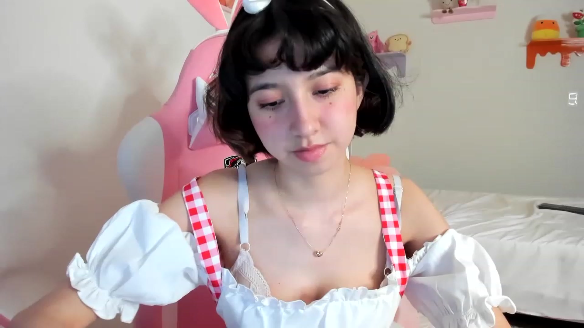 Gallery image thumbnail from Cherrycute666's myfreecams stream on, 04/30/2023, 09:20 image 10 of 20